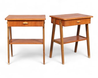 2x tables de chevet du milieu du siècle en bois de teck des années 1950 et 1960