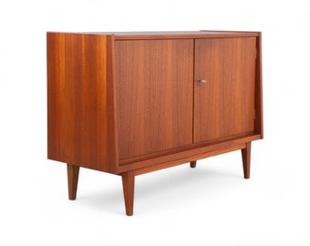 Vintage Teakholz Schrank: Mid-Century Design mit 2 Türen