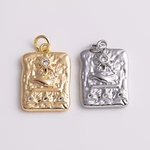 22k Gold Filled Sun Tarot Handflächen, die Sun Tarot Karte halten 12 x 17 mm Charm Silber Armband Halskette Anhänger Minimalist Charms CZ Pave