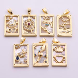 Cartas de tarot de nácar bañadas en oro de 18 quilates, 16 x 26 mm, luna, planeta, corona, corazón, mano, lluvia, brújula, estrellas