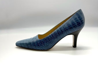Salvatore ferragamo Size 8 Vintage Croc Embossed Blue Ombre Heels