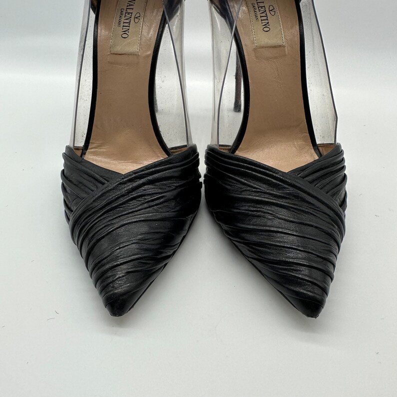 Valentino Size EU37.5/7.5 Vintage Black Leather Pump Heels Black image 3