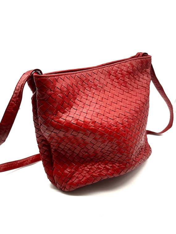 Bottega Veneta Vintage intrecciato weave red shoul