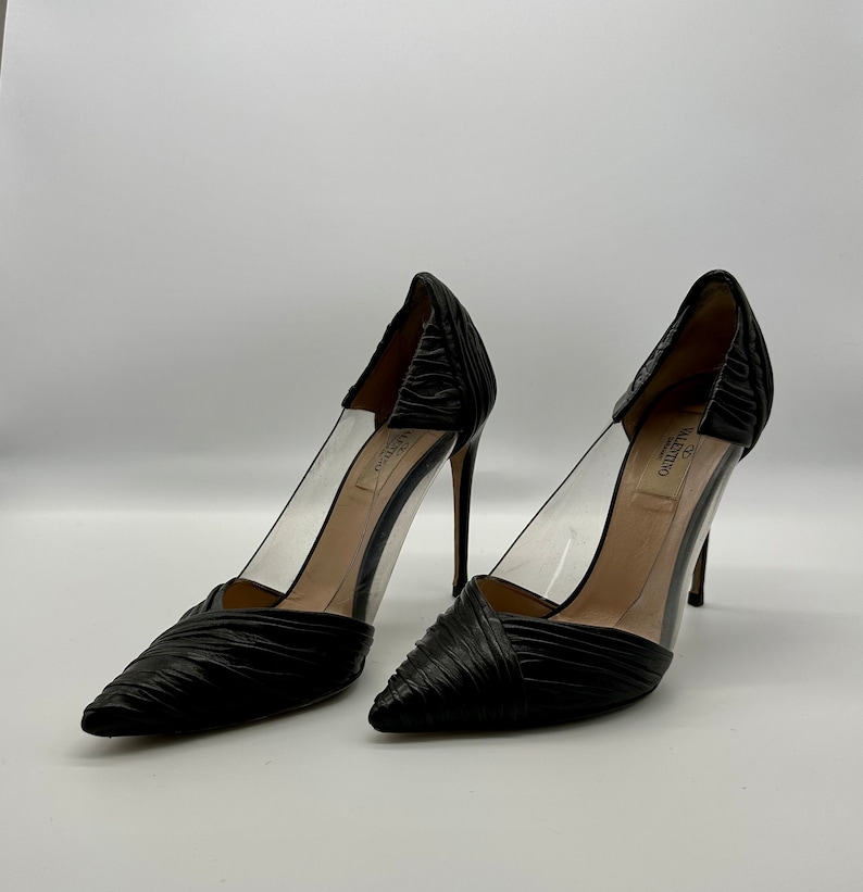 Valentino Size EU37.5/7.5 Vintage Black Leather Pump Heels Black image 2
