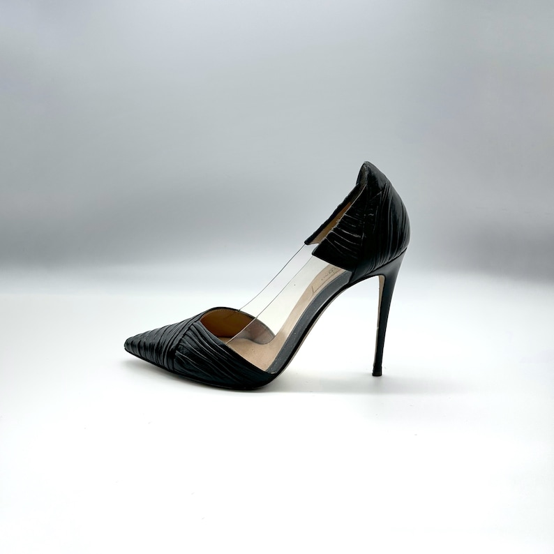 Valentino Size EU37.5/7.5 Vintage Black Leather Pump Heels Black image 1