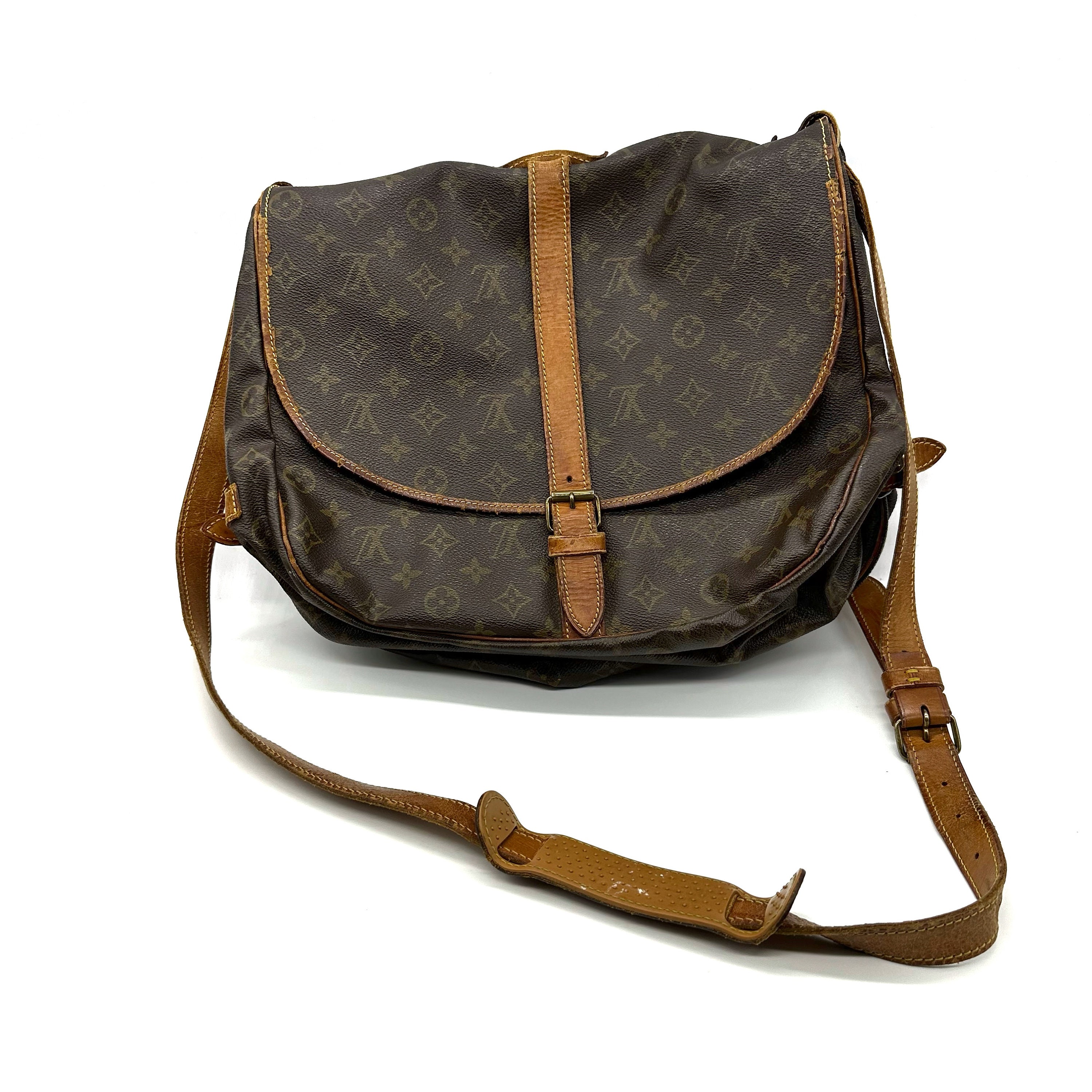 marque Vintage LV Saumur 30cm Crossbody - Adorn