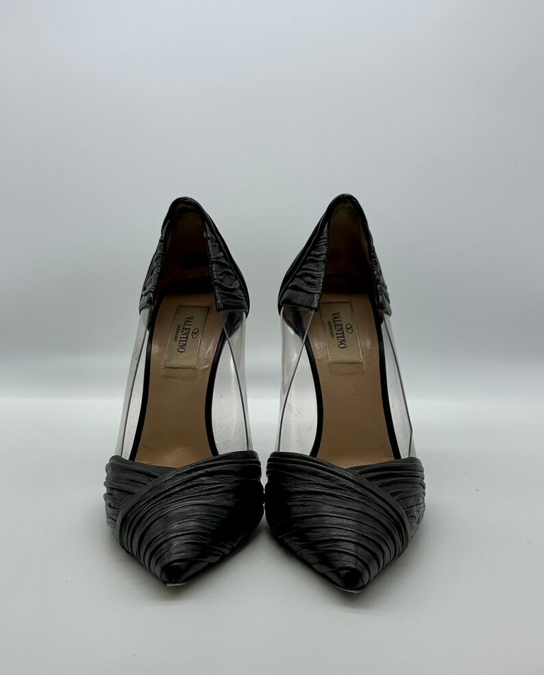 Valentino Size EU37.5/7.5 Vintage Black Leather Pump Heels Black image 4