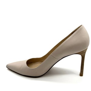 Manolo Blahnik Size EU39/US8.5 Vintage cream Leather Heels