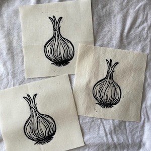 Onion Linocut Block Print Fabric Patch | 5x5”