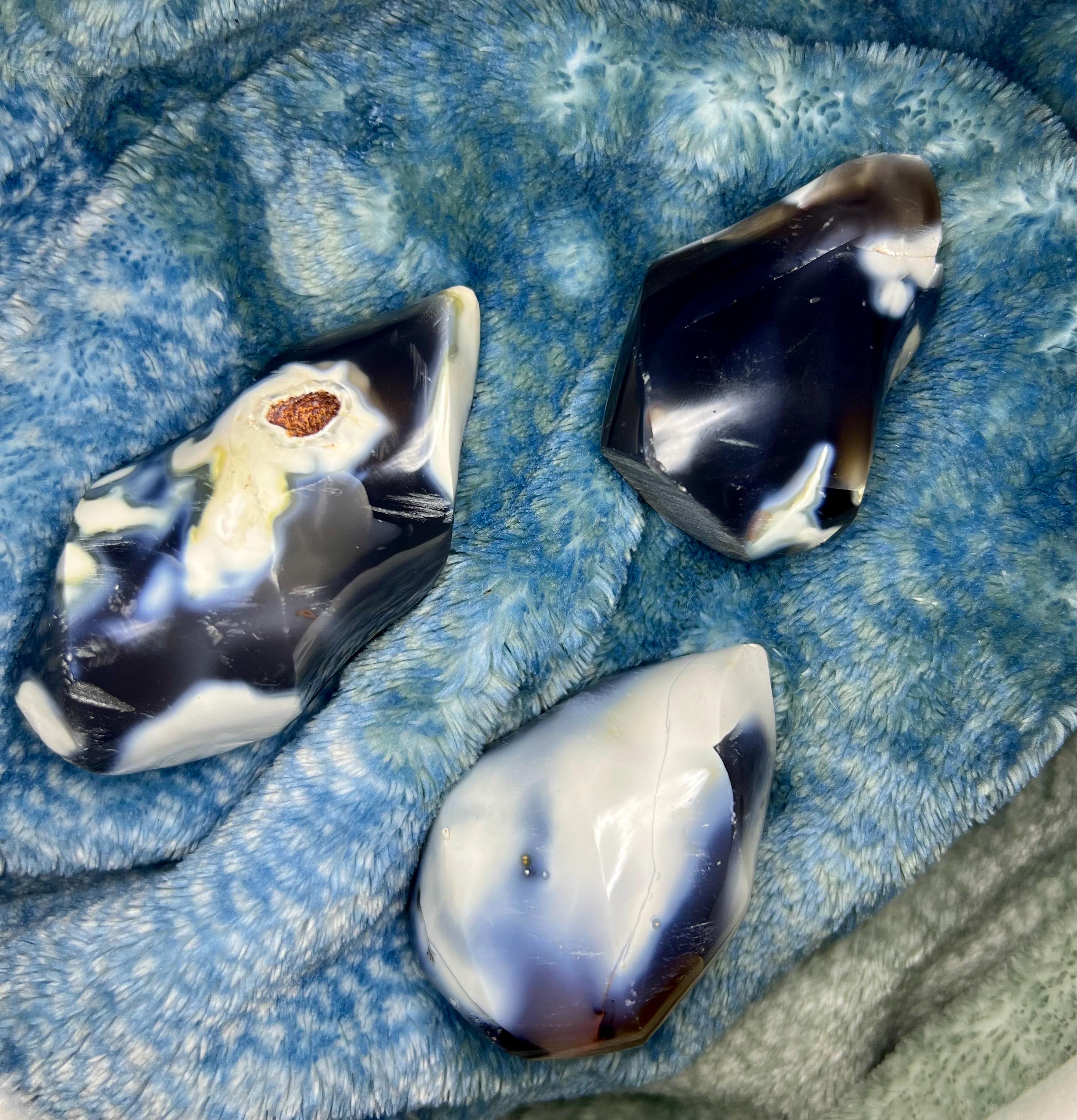 Orca Agate Flame Crystal: Black and White Chalcedony - Etsy