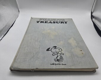 スヌーピー Peanuts Treasury Charles M. Schulz Peanuts Treasury - Charles M. Schulz - Hardcover - Etsy