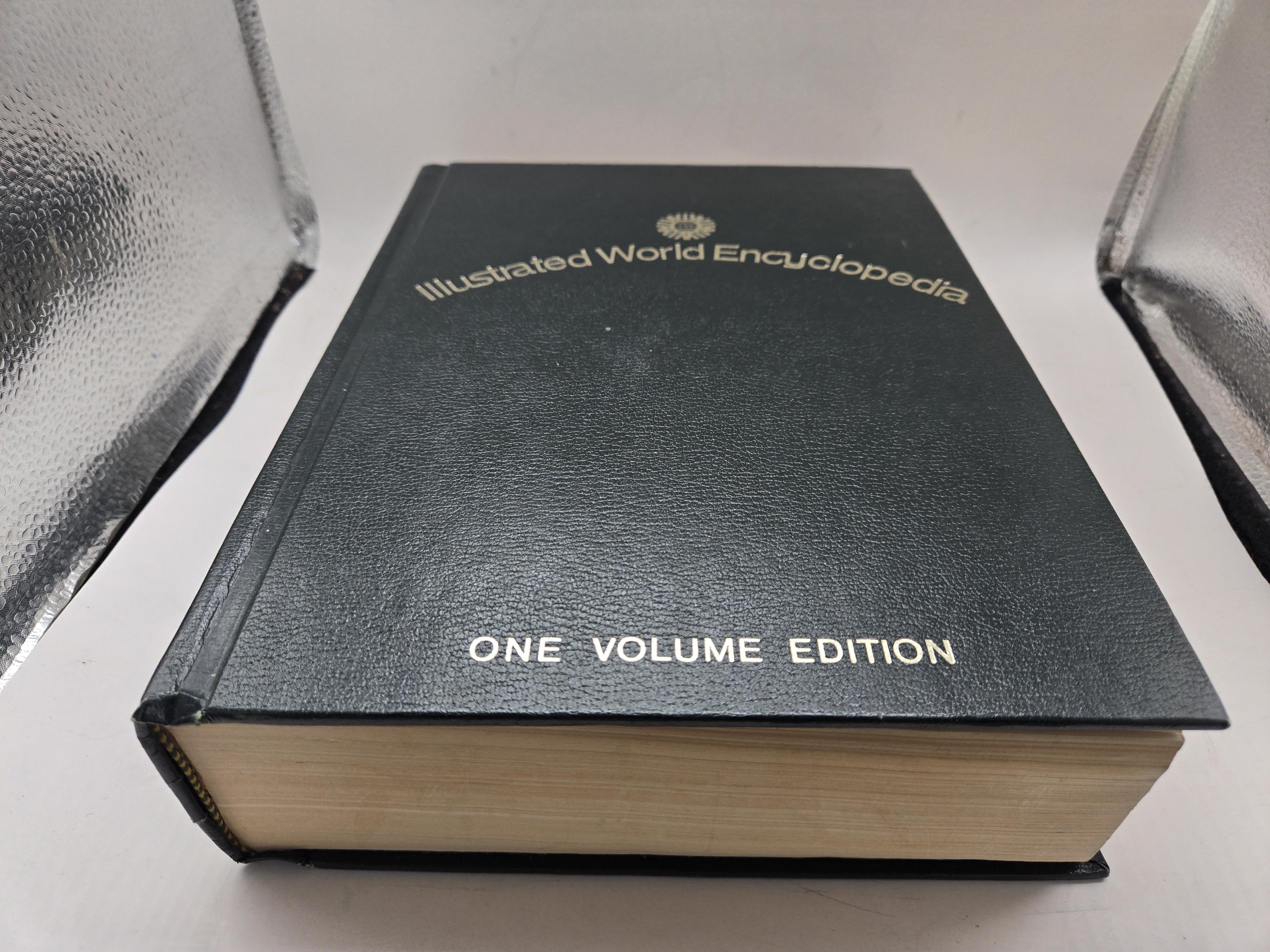 図解世界百科事典 1巻版 1970年代 - Etsy 日本