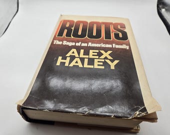 Roots Saga of an American Family Alex Haley HC VTG 1976