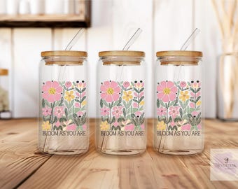 Vaso de vidrio para café helado con diseño floral de 473 ml / Tapa de bambú, pajita reutilizable / Artículos inspiradores