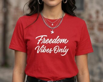Maglietta Freedom Vibes Only 4 luglio 2026 T-Shirt America 250° anniversario Maglietta Patriottica Giorno dell'Indipendenza Maglietta Rossa Bianca Blu Grafica USA