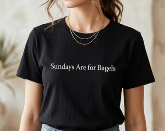 Maglietta "La domenica è fatta per i bagel" / Maglietta divertente per il brunch / Maglietta per gli amanti del cibo ebraico / Maglietta con grafica "Caffè e bagel del fine settimana" / Regalo per gli amanti dei bagel