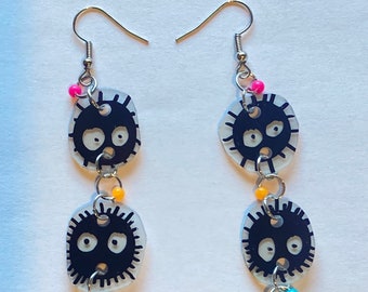 Miyazaki Soot Sprite Shrinky Dink Dangle Boucles d’oreilles