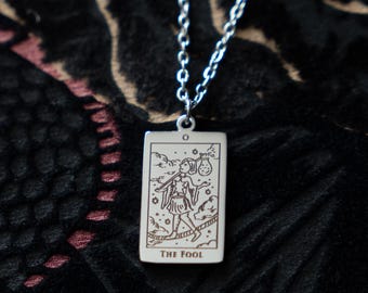 Collana in acciaio inossidabile e argento con la carta dei tarocchi del Matto / Gioielli con gli Arcani Maggiori
