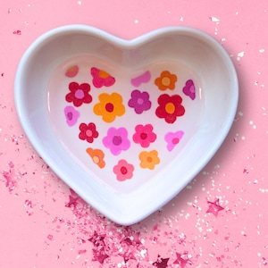 Retro Flowers Hand Painted Trinket Dish, Ring Holder, Engagement Jewelry Dish, Bridesmaid gift, Engagement Gift, Jewelry Tray, Wedding Gift