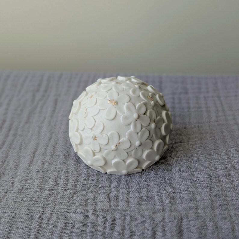 Magnetic Floral Pattern Weights – Daisy Needle Minder, Quilting Sewing ...