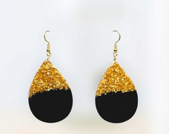 Handmade Black and Gold earrings, resin earrings, handmade earrings, earing gift, floral earing, gold flake earing