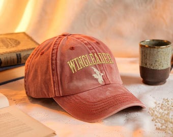 Geborduurde katoenen hoed Xaden Riorson Wingleader, leescadeau voor boekenlegger