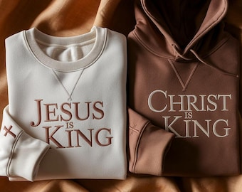 Jesus ist König Hoodie • Individuell besticktes Sweatshirt • Kreuz auf dem Ärmel • Paargeschenk • Geburtstagsgeschenk • Geschenk für ihn • Geschenk für sie