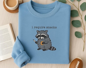 Produktbild von T-Shirt I Require Snacks Waschbär - Lustiges Tier Design Für Snack-Liebhaber Alltags T-Shirt S-3XL