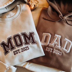 Embroidered Mom and Dad Matching Sweatshirts Mama Sweatshirt, Pregnancy Announcement, Mother&#39;s Day Gift for Mom, Dad Gift, Mom Birthday Gift