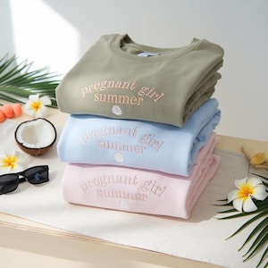 Haftowana letnia bluza dla ciężarnej dziewczyny, koszulka z informacją o ciąży na plaży, ogłoszenie ciąży, prezent na baby shower, koszulka dla mamy, prezent dla nowej mamy