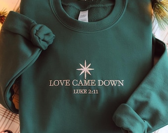 Besticktes Weihnachten Jesus Sweatshirt, Christliches Weihnachtshemd, Weihnachtspullover, Krippe Pullover, Weihnachtskrippe Kirche Shirt