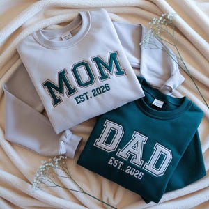 Embroidered Personalized Mom & Dad 2026 Sweatshirt, Custom Embroidery Parents Hoodie, Matching New Mom and Dad Gifts