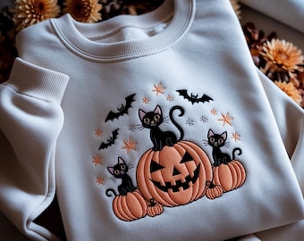 Broderad Halloween-tröja, svart katt och pumpor, läskig höst