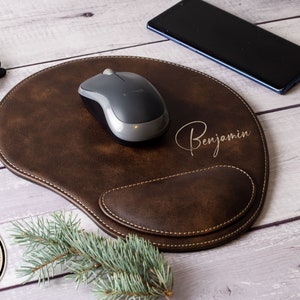 Tapis de souris en cuir personnalisé gravé au laser, tapis de souris personnalisé avec repose-poignet, tapis de souris artistique marron pour cadeaux de bureau