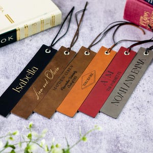 Marque-page personnalisé en cuir, citation gravée personnalisée et initiales recto, cadeau ver de livre et amateur de livres pour homme et femme