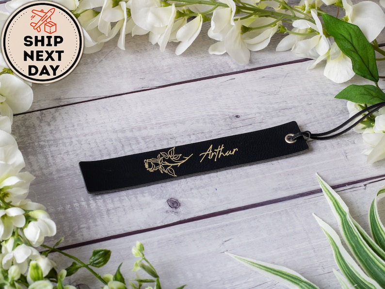 Personalized Leather Birth Flower Bookmark, Custom Engraved Quote & Initials Bookmark, BookWorm and Book Lover Gift, Birth Flower Gift Black/Gold