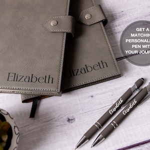 Journal personnalisé en cuir gravé avec fermoir et stylo, carnet de notes en cuir personnalisé et ensemble de stylos, agenda personnalisé pour femme, cadeau pour maman et papa