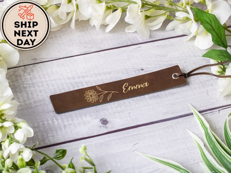 Personalized Leather Birth Flower Bookmark, Custom Engraved Quote & Initials Bookmark, BookWorm and Book Lover Gift, Birth Flower Gift Rustic/Gold