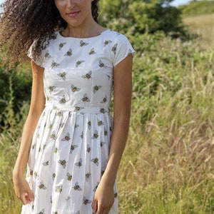 Inspired Retro, Run & Fly, Cream, Bees, Buzzing Bess, Tea Dress, Womenswear