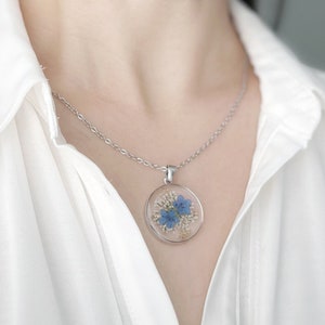 Forget-Me-Nots Blue Flower Necklace Circle Handmade Dried Real Flower Pressed Pendant Resin Flower For Women Floral Necklace Resin For Her