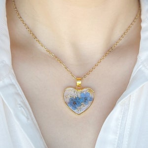 Forget-Me-Nots Blue Flower Necklace Handmade Dried Real Flower Pressed Pendant Resin Flower Heart For Women Floral Necklace Resin For Her