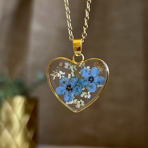 Forget-Me-Nots Blue Flower Necklace Handmade Dried Real Flower Pressed Pendant Resin Flower Heart For Women Floral Necklace Resin For Her