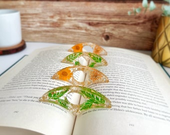Seitenhalter aus Harz mit Blumen: Buchaccessoire aus gepresster Blume