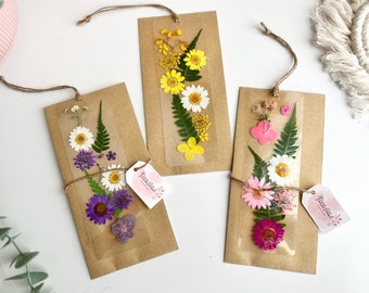 Personalized Pressed Flower Bookmark – Slim Laminated Floral Bookmark with Name – Stocking Stuffer or Teacher Gift Under 20 for Bookworms