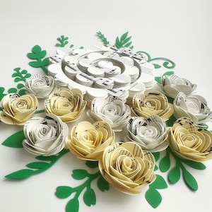 Kit de rosas de papel blanco y marfil con partitura musical precortadas de 1 pulgada, flores de cartulina desenrolladas con hojas verdes, kit de flores de papel musical variadas, rosas para hacer tú mismo
