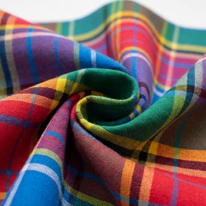 Tissu madras rouge bleu vert noir 100% coton, carreaux antillais multicolores, coupon large 140 cm, tissu couture été, décoration, patchwork