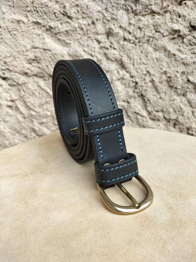 ceinture en cuir noir cousue bleue, ceinture noir et bleu pour homme et femme en cuir image 2