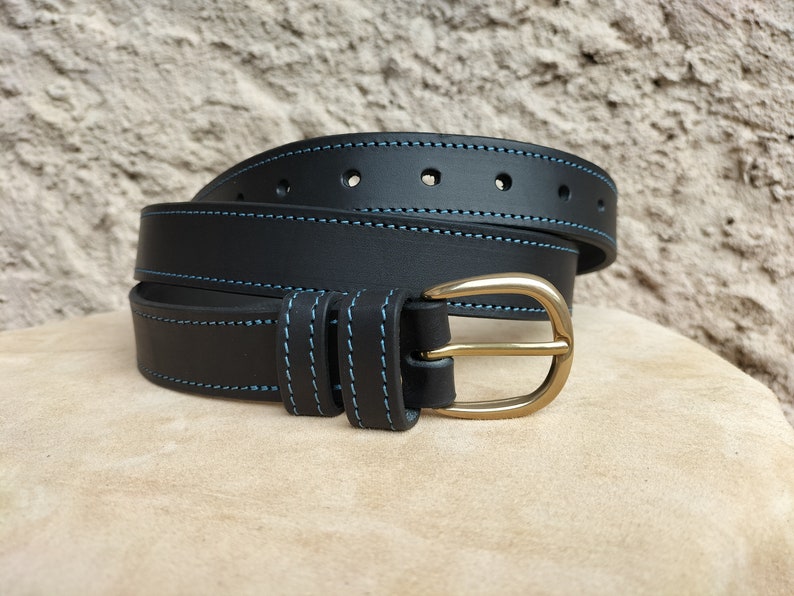 ceinture en cuir noir cousue bleue, ceinture noir et bleu pour homme et femme en cuir image 1