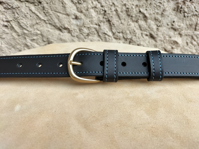 ceinture en cuir noir cousue bleue, ceinture noir et bleu pour homme et femme en cuir image 3