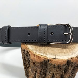 Black leather belt for men or women, quality handmade belt in France, leather fashion accessory image 3